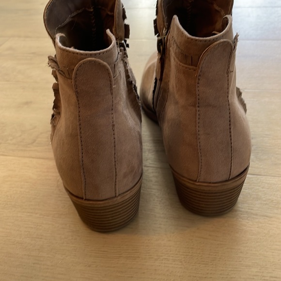 MIA Patterson Booties (9.5) - Picture 4 of 8